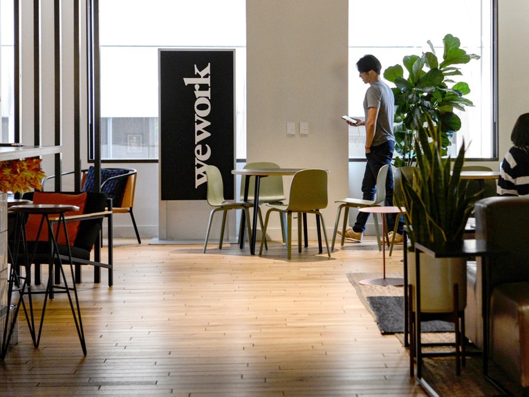 Thua lỗ triền mi&ecirc;n, WeWork cảnh b&aacute;o nguy cơ ph&aacute; sản.