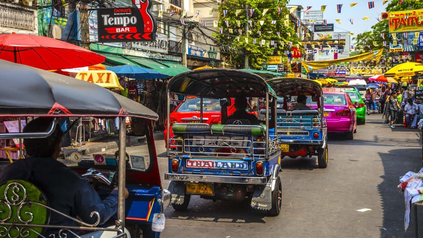 Xe tuk-tuk tại đường Khao San ở Bangkok, Th&aacute;i Lan. Ảnh: Getty Images