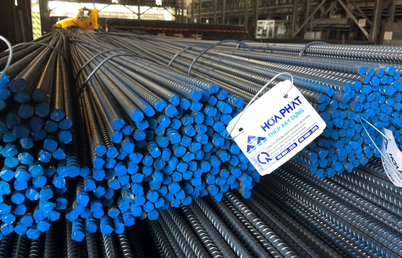 Sản lượng ti&ecirc;u thụ th&eacute;p của H&ograve;a Ph&aacute;t cải thiện theo từng th&aacute;ng.