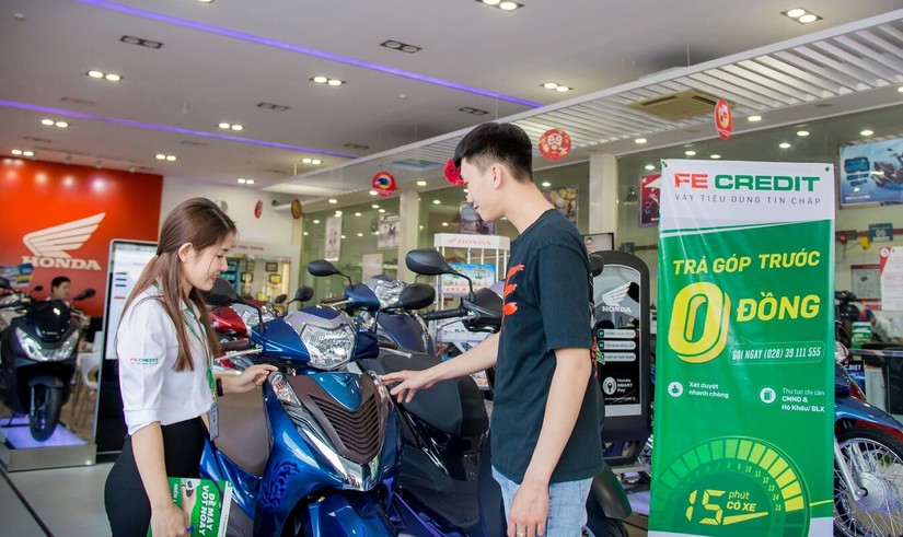 FE Credit kinh doanh giảm s&uacute;t khi điều kiện kinh tế kh&ocirc;ng thuận lợi ảnh hưởng trực tiếp đến nh&oacute;m thu nhập thấp vốn l&agrave; kh&aacute;ch h&agrave;ng ch&iacute;nh c&aacute;c c&ocirc;ng ty cho vay ti&ecirc;u d&ugrave;ng.