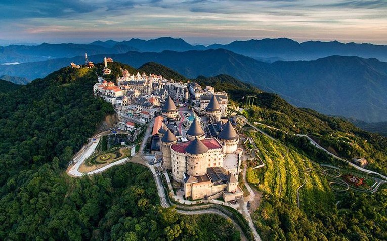 Sun World Ba Na Hills (Đ&agrave; Nẵng) tiếp tục ghi dấu ấn với giải thưởng C&ocirc;ng vi&ecirc;n chủ đề h&agrave;ng đầu ch&acirc;u &Aacute; (Ảnh: Sungroup).