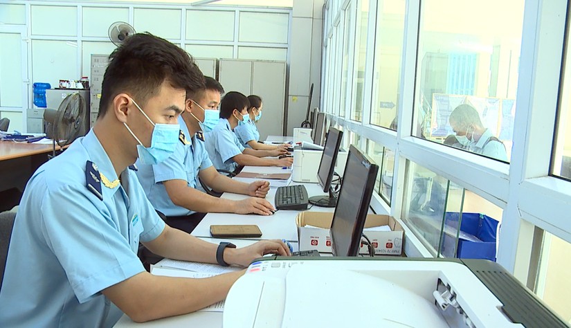 Thu ng&acirc;n s&aacute;ch từ xuất nhập khẩu 8 th&aacute;ng đầu năm đạt 83,6% dự to&aacute;n