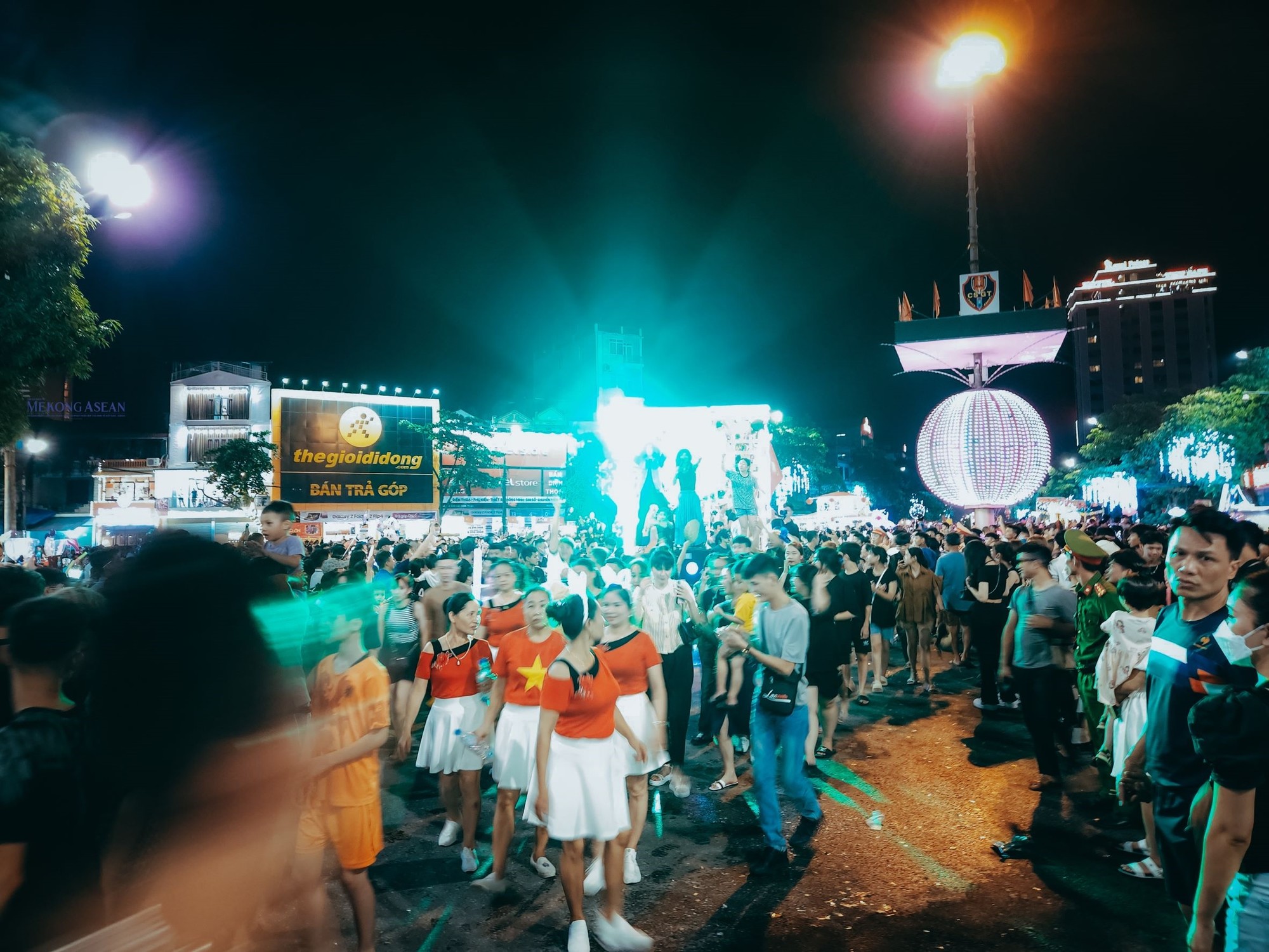 Tuyên Quang tràn ngập không khí Trung thu sớm nhất cả nước