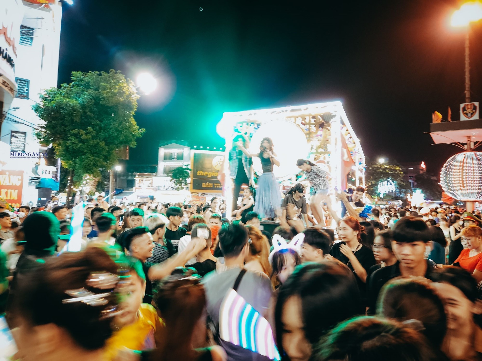 Tuyên Quang tràn ngập không khí Trung thu sớm nhất cả nước