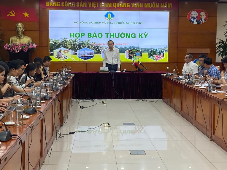 To&agrave;n cảnh cuộc họp b&aacute;o thường kỳ của Bộ NN&amp;amp;amp;amp;PTNT.