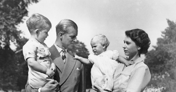 Cuộc đời gần một thế kỷ của Nữ hoàng Elizabeth II qua ảnh