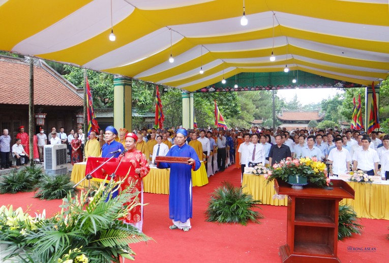 Lễ tuy&ecirc;n đọc văn tế danh nh&acirc;n Nguyễn Tr&atilde;i.