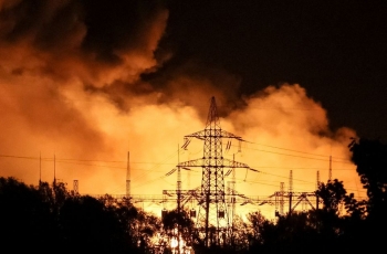 Ukraine cáo buộc Nga tập kích lưới điện, toàn miền Đông chìm trong bóng tối