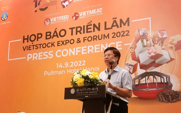 &Ocirc;ng Tống Xu&acirc;n Chinh, Ph&oacute; Cục trưởng Cục Chăn nu&ocirc;i (Bộ N&ocirc;ng nghiệp v&agrave; Ph&aacute;t triển N&ocirc;ng th&ocirc;n) ph&aacute;t biểu khai mạc buổi Họp b&aacute;o. Ảnh: Anh Thư