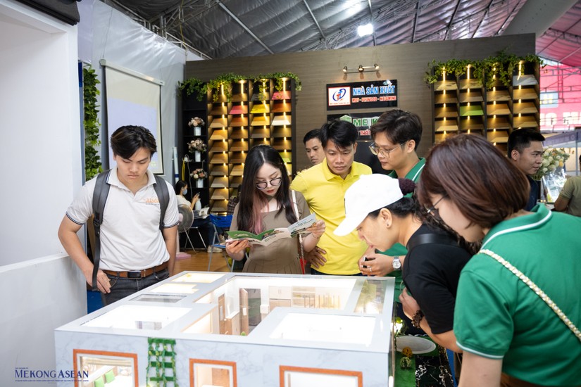 Triển l&atilde;m Vietbuild 2022 lần 2 tại H&agrave; Nội. Ảnh: Qu&aacute;ch Sơn.