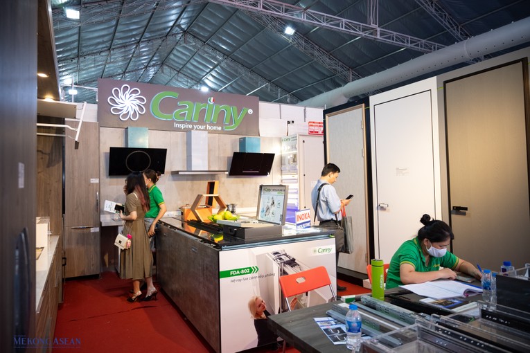 Gian h&agrave;ng đồ nội thất tiện &iacute;ch của Cariny. Ảnh: Qu&aacute;ch Sơn.