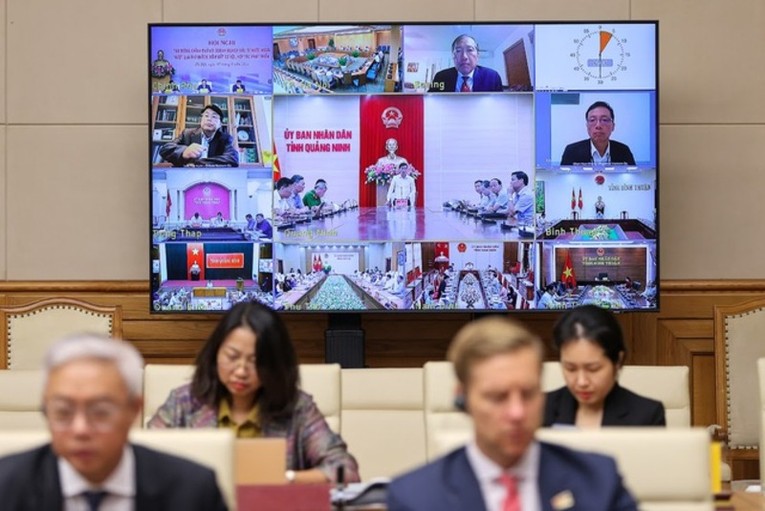 Chủ tịch UBND tỉnh Quảng Ninh Nguyễn Tường Văn ph&aacute;t biểu tại Hội nghị.