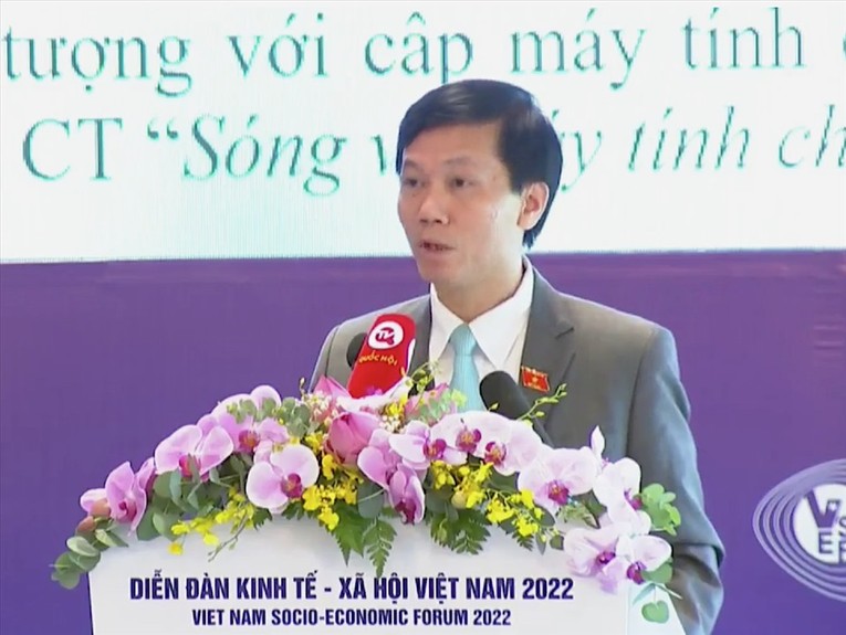 TS. L&acirc;m Văn Đoan - Ph&oacute; Chủ nhiệm Ủy ban X&atilde; hội của Quốc hội ph&aacute;t biểu tại Diễn đ&agrave;n kinh tế - x&atilde; hội Việt Nam năm 2022.