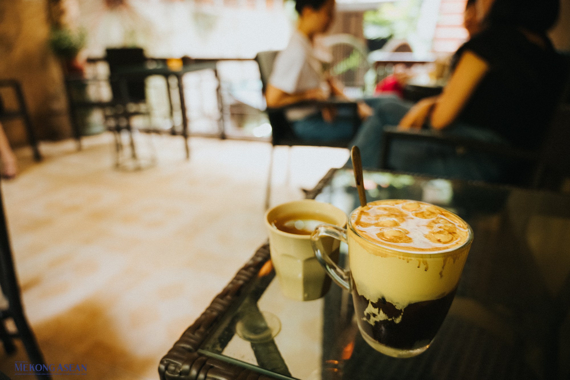 Cafe trứng một trong những m&oacute;n đồ uống tạo n&ecirc;n thương hiệu của qu&aacute;n.