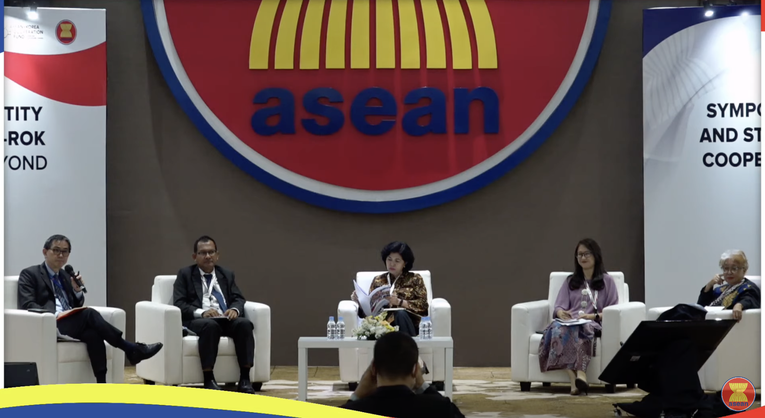 C&aacute;c diễn giả tham gia thảo luận tại Hội nghị.