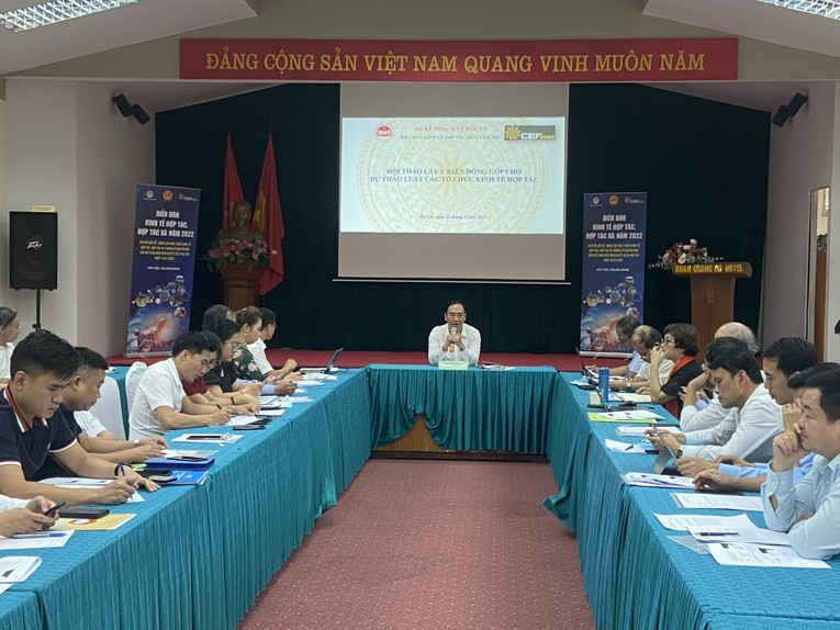 C&aacute;c đại biểu thảo luận tại hội thảo.