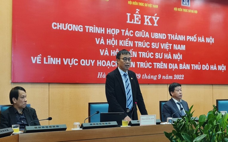 Chủ tịch Hội Kiến tr&uacute;c sư Việt Nam Phan Đăng Sơn ph&aacute;t biểu tại Lễ k&yacute; kết. Nguồn: Hội Kiến tr&uacute;c sư Việt Nam.