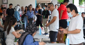Cử tri Singapore đi bỏ phiếu bầu Tổng thống mới