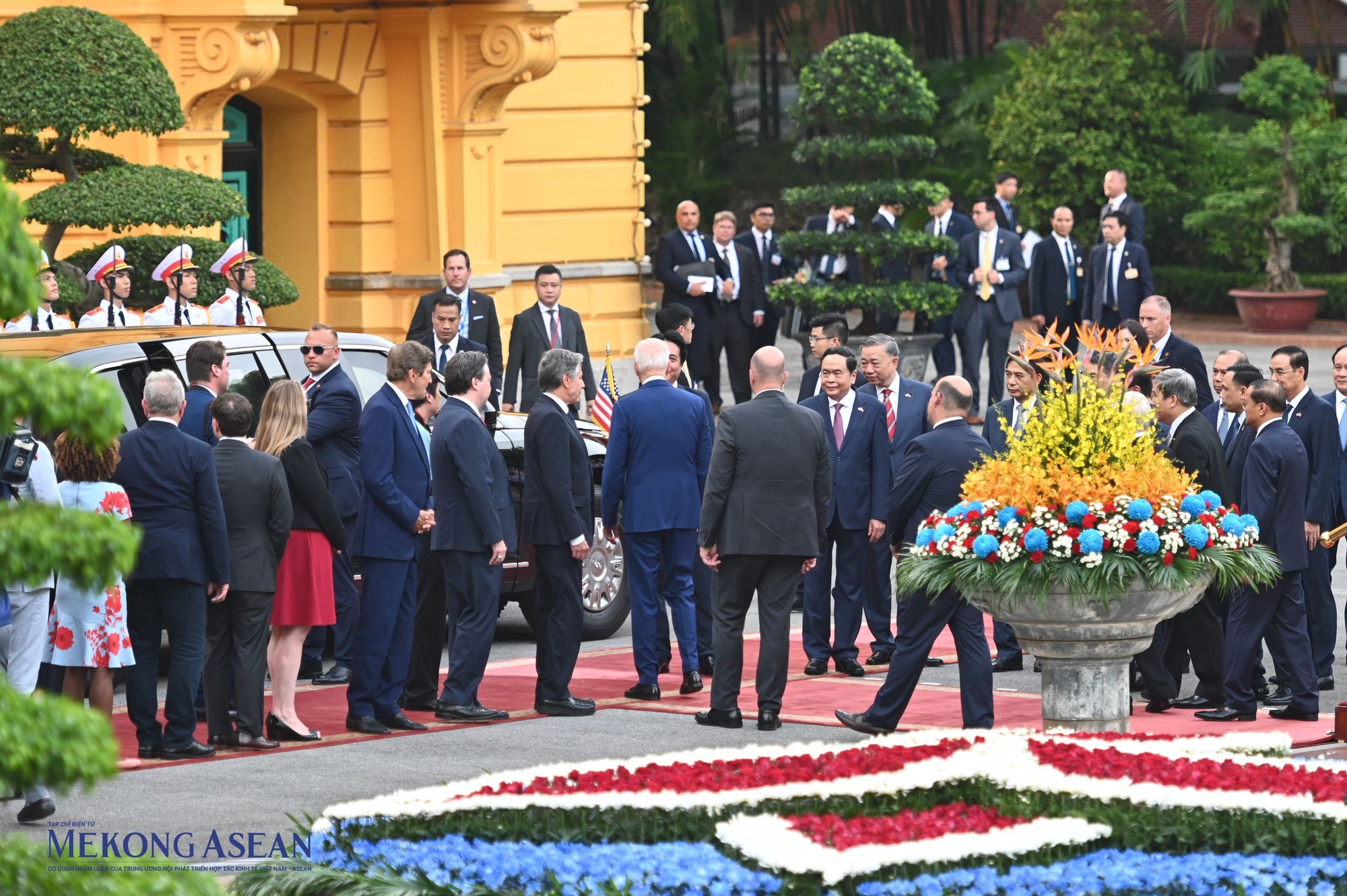 Tổng Bí thư Nguyễn Phú Trọng chủ trì lễ đón Tổng thống Mỹ Joe Biden ảnh 12 Tổng Bí thư Nguyễn Phú Trọng chủ trì lễ đón Tổng thống Mỹ Joe Biden ảnh 12