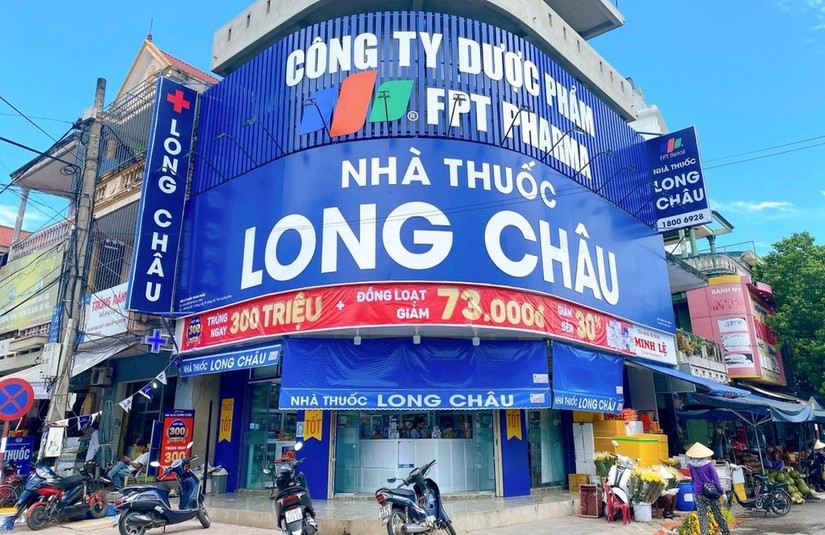 Nh&agrave; thuốc Long Ch&acirc;u thường lựa chọn địa điểm mở mới tại c&aacute;c ng&atilde; ba, ng&atilde; tư.