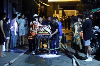 Nhiều người thương vong trong vụ cháy chung cư mini ở Hà Nội