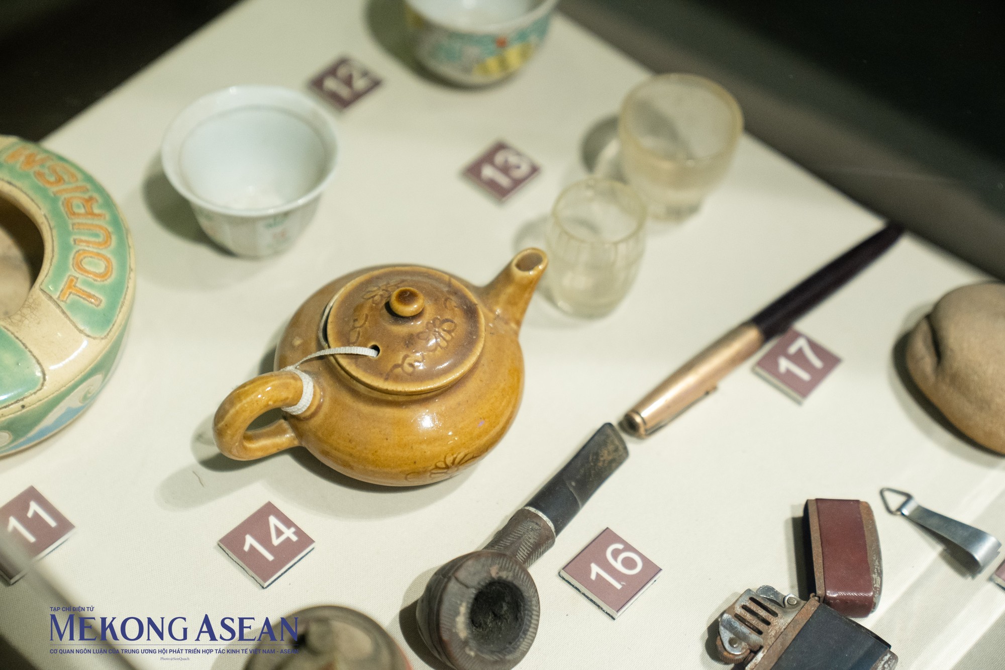 Vật dụng trong sinh hoạt đời thường của c&aacute;c nh&agrave; văn nổi tiếng.