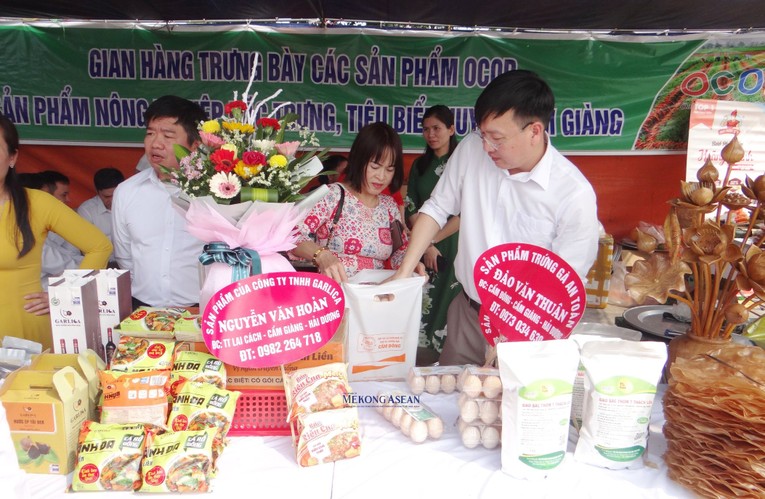 Giai đoạn 2021 - 2023, Sở N&ocirc;ng nghiệp v&agrave; Ph&aacute;t triển n&ocirc;ng th&ocirc;n tỉnh Hải Dương hỗ trợ một phần kinh ph&iacute; n&acirc;ng cấp, mở cửa h&agrave;ng b&aacute;n, giới thiệu sản phẩm OCOP.