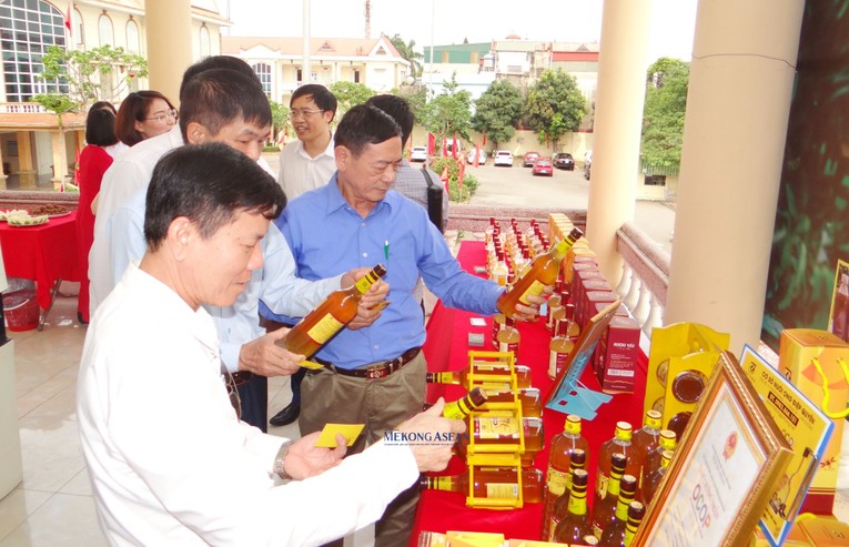 Để được cấp lại chứng nhận OCOP, c&aacute;c chủ thể phải ho&agrave;n thiện hồ sơ, quy tr&igrave;nh sản xuất theo quy định.