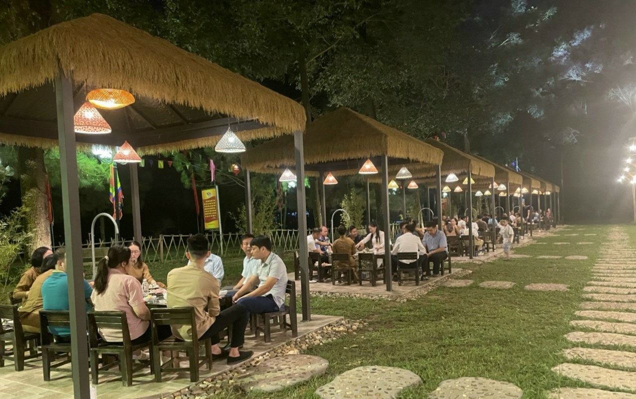 Sở Văn h&oacute;a, Thể thao v&agrave; Du lịch tỉnh Hải Dương cũng đang chỉ đạo, d&agrave;n dựng hoạt cảnh &ldquo;H&ugrave;ng kh&iacute; Lục đầu giang&rdquo; t&aacute;i hiện cảnh Quốc c&ocirc;ng tiết chế Hưng Đạo Đại vương chỉ huy, chiến đấu chiến thắng giặc Nguy&ecirc;n - M&ocirc;ng để khai mạc lễ tưởng niệm, c&ugrave;ng một số hoạt động li&ecirc;n quan&hellip; Ảnh: Th&ugrave;y Li&ecirc;n.