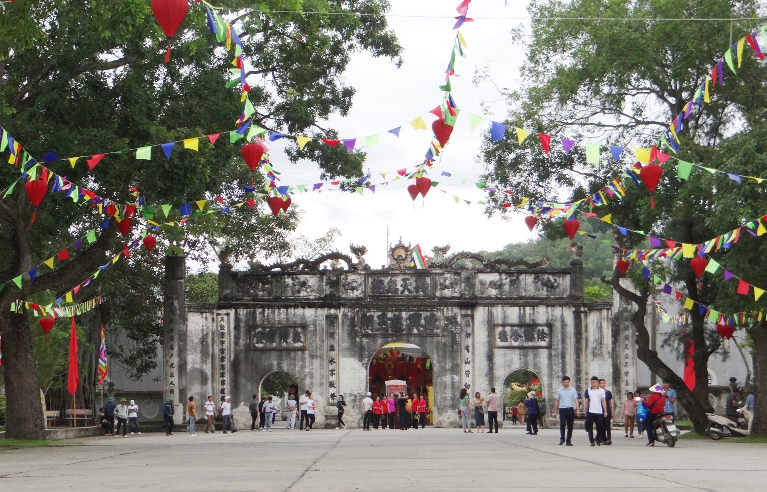 C&aacute;c hoạt động ch&iacute;nh tại lễ hội năm nay diễn ra từ ng&agrave;y 24/9 - 4/10 (10/8 - 20/8 &acirc;m lịch). Ảnh: L&acirc;m Ph&ugrave;ng.