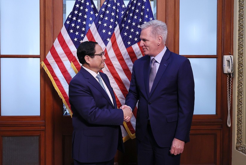 Thủ tướng Ch&iacute;nh phủ Phạm Minh Ch&iacute;nh v&agrave; Chủ tịch Hạ viện Mỹ Kevin McCarthy. Ảnh: VGP