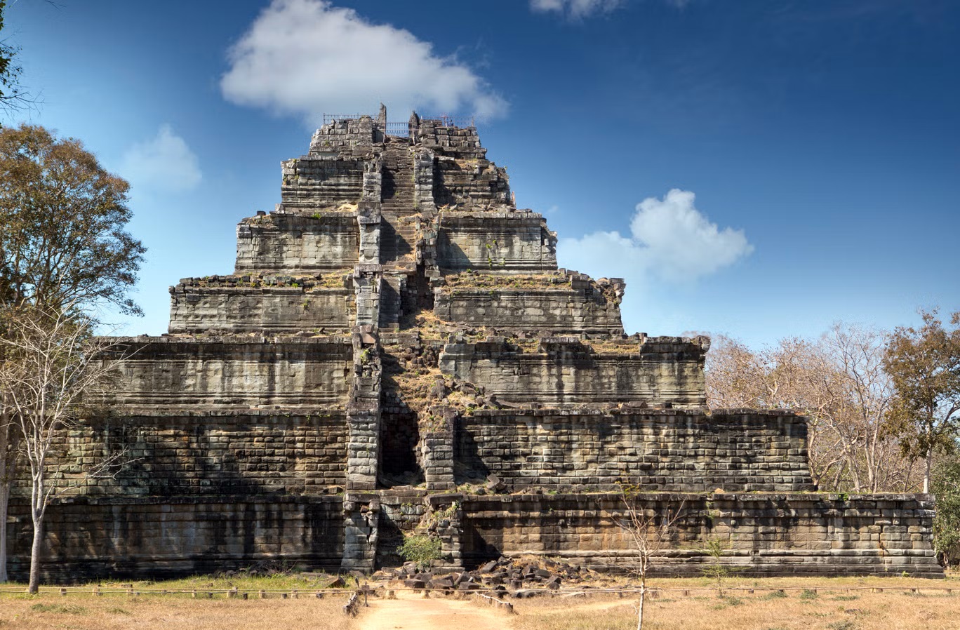 Đền Koh Ker, Campuchia. Ảnh: Getty Images