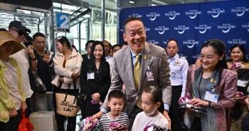 Thủ tướng Thái Lan ra sân bay chào đón khách du lịch được miễn thị thực