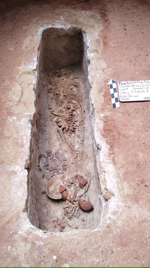 Bộ xương c&oacute; khả năng thuộc về một c&ocirc;ng d&acirc;n ưu t&uacute; của th&agrave;nh phố cổ Palenque. Ảnh: Viện Cổ vật Quốc gia Mexico