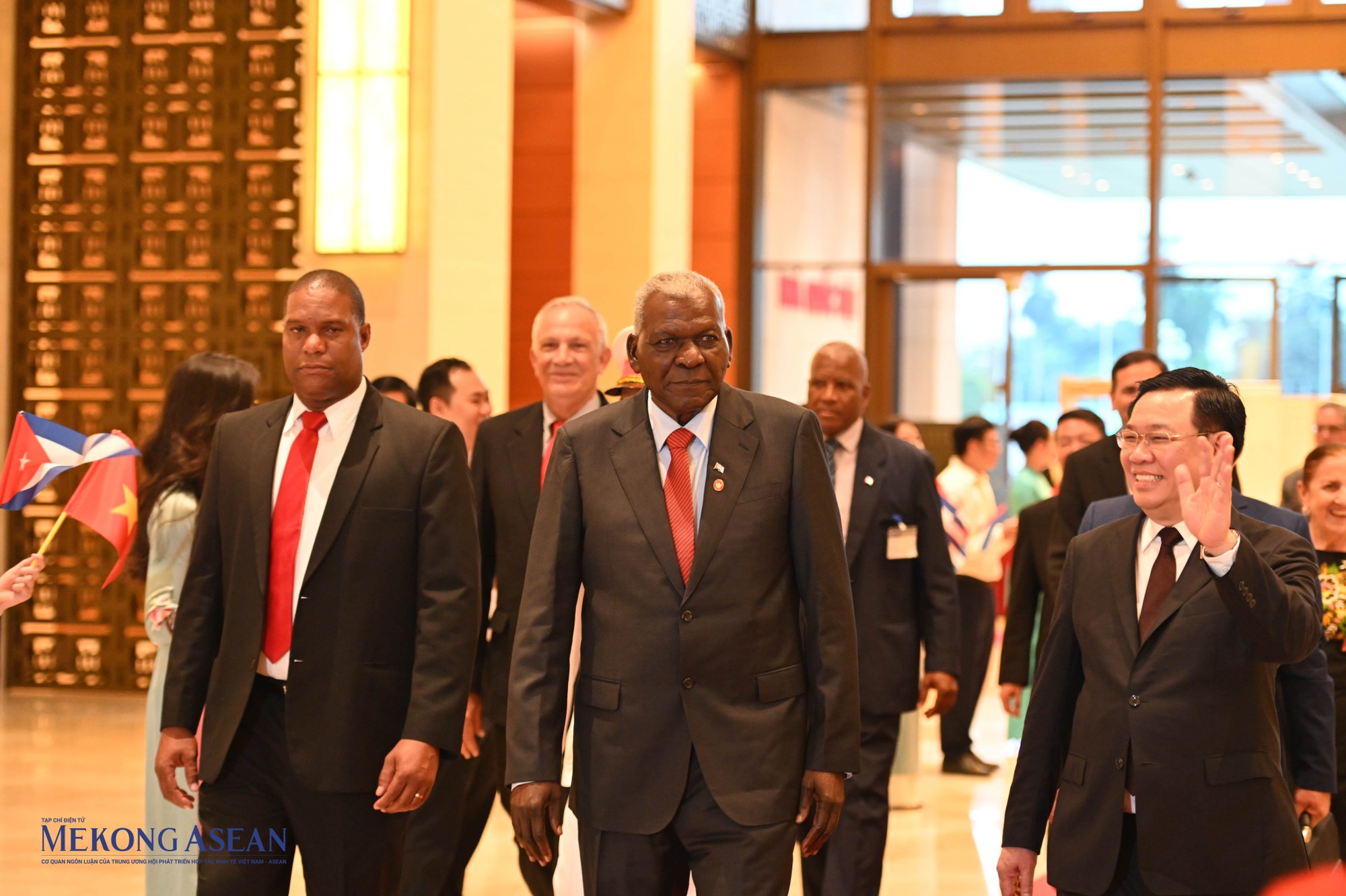 Chủ tịch Quốc hội Vương Đ&igrave;nh Huệ tiếp Chủ tịch Quốc hội Cuba ảnh 1