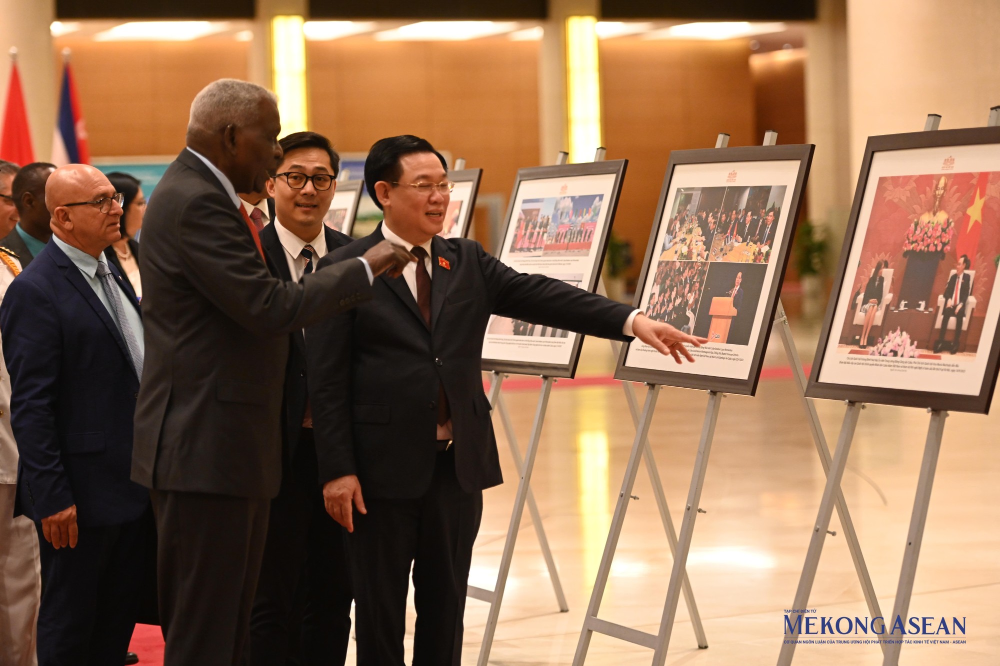 Chủ tịch Quốc hội Vương Đ&igrave;nh Huệ tiếp Chủ tịch Quốc hội Cuba ảnh 4