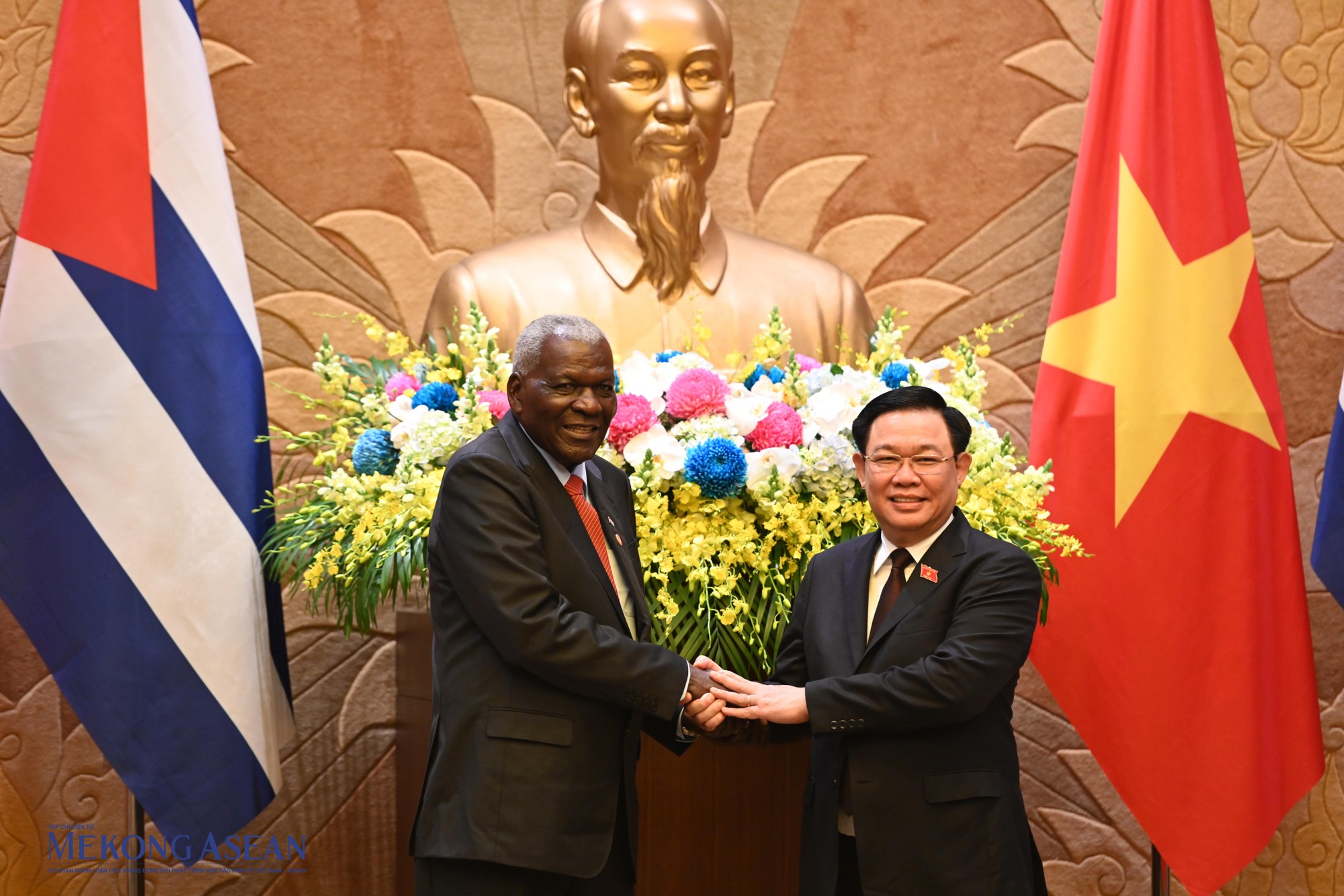 Chủ tịch Quốc hội Vương Đ&igrave;nh Huệ tiếp Chủ tịch Quốc hội Cuba ảnh 5