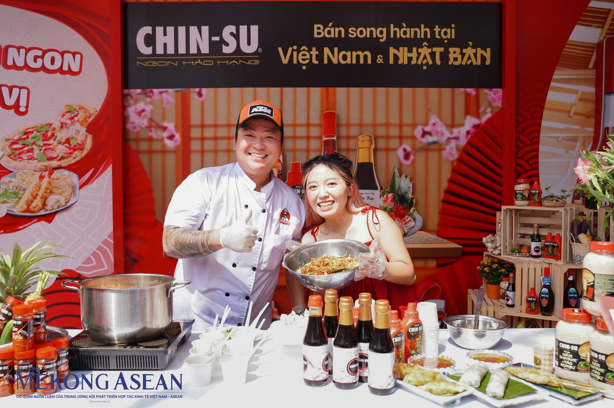 Sự kiện cũng thu h&uacute;t nhiều hot tiktoker, food reviewer, youtuber tham gia trải nghiệm. Trong h&igrave;nh l&agrave; sự xuất hiện của food reviewer P&iacute;t ham ăn.