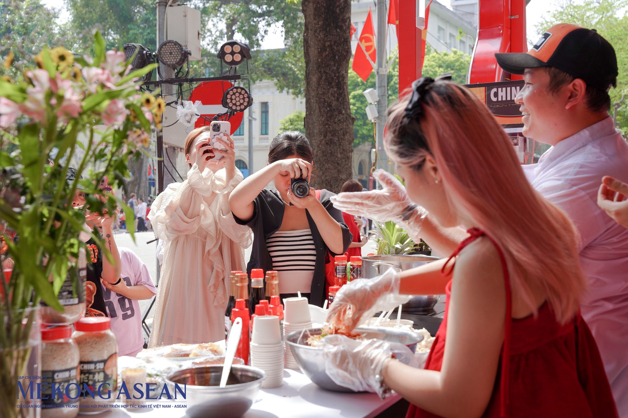 Chương tr&igrave;nh đ&atilde; thể hiện được c&acirc;u chuyện vẻ đẹp ẩm thực Việt cũng như l&agrave; sự thi&ecirc;ng li&ecirc;ng của người đầu bếp, nghệ nh&acirc;n v&agrave; những th&agrave;nh phần tạo n&ecirc;n m&oacute;n ăn Việt.