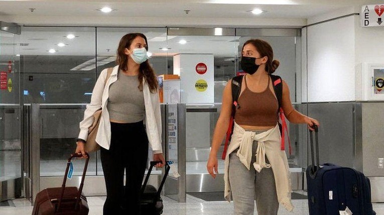 Du kh&aacute;ch quốc tế chuẩn bị được nhập cảnh trở lại Mỹ sau nhiều th&aacute;ng gi&aacute;n đoạn v&igrave; Covid-19. Ảnh: BBC