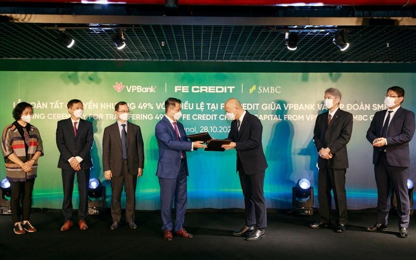 VPBank ho&agrave;n tất b&aacute;n 49% vốn điều lệ tại FE Credit cho SMBC Group