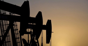 OPEC+ cân nhắc cắt giảm 1 triệu thùng dầu mỗi ngày, giá dầu tăng vọt