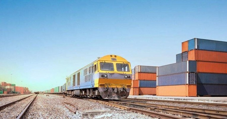 Xuất khẩu n&ocirc;ng sản bằng đường sắt giảm chi ph&iacute; v&agrave; hạn chế &ugrave;n ứ cửa khẩu.