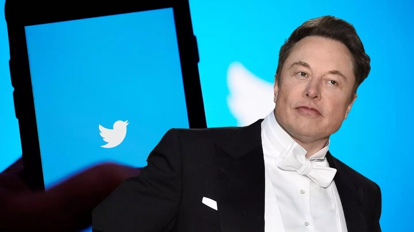 Tỷ ph&uacute; Elon Musk th&agrave;nh c&ocirc;ng với thương vụ mua lại Twitter ng&agrave;y 27/10. Ảnh: AP