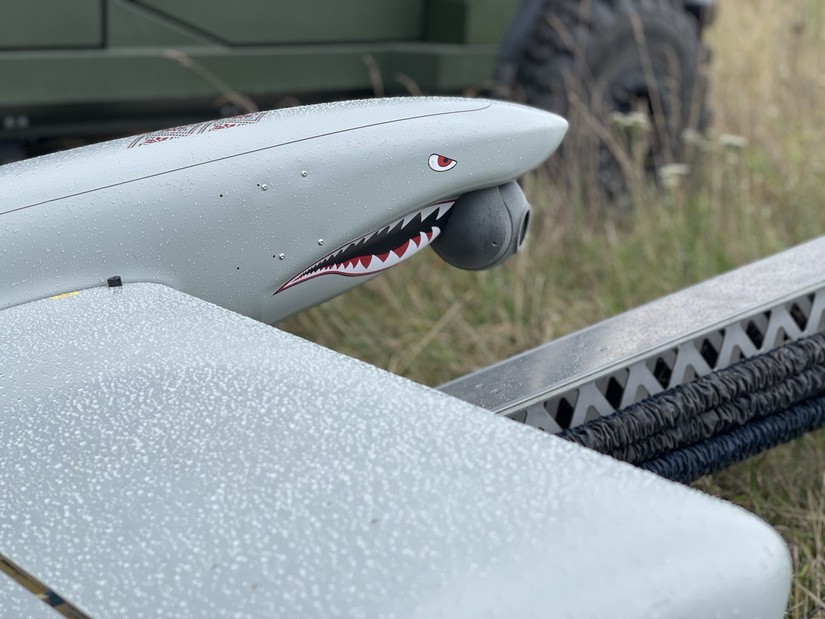 UAV Shark được c&ocirc;ng ty Ukrspecsystems giới thiệu l&agrave; mẫu UAV trinh s&aacute;t ho&agrave;n hảo v&agrave; đ&atilde; sẵn s&agrave;ng sử dụng tr&ecirc;n chiến trường. Ảnh: Ukrspecsystems