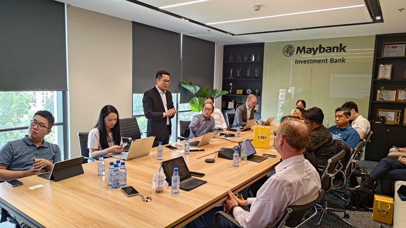 Đại diện MSVN giới thiệu cơ hội đầu tư với c&aacute;c nh&agrave; đầu tư nước ngo&agrave;i.