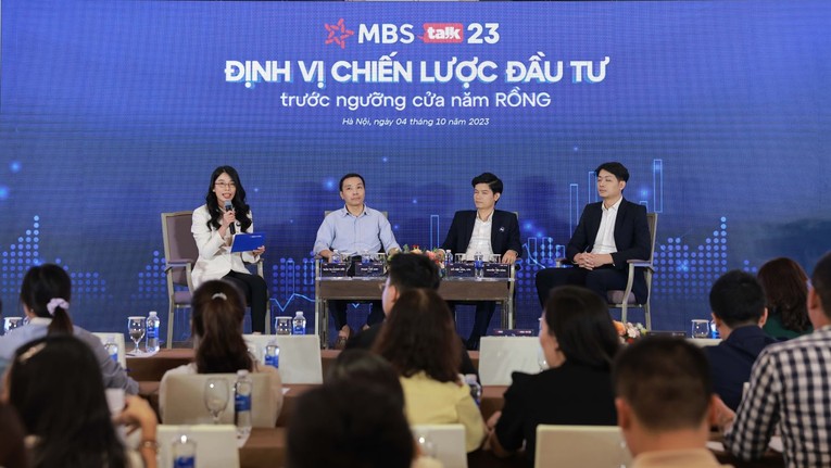 C&aacute;c động th&aacute;i của ng&acirc;n h&agrave;ng trung ương, đặc biệt l&agrave; Fed vẫn cần được quan t&acirc;m. B&ecirc;n cạnh đ&oacute; l&agrave; vấn đề lạm ph&aacute;t, tỷ gi&aacute;