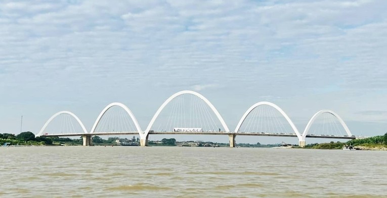 Cầu Kinh Dương Vương l&agrave; cầu v&ograve;m th&eacute;p cao nhất Việt Nam. Ảnh: Bacninh.gov