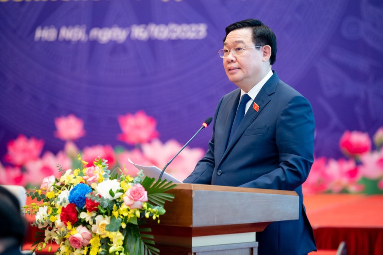 Chủ tịch Quốc hội Vương Đ&igrave;nh Huệ cho rằng phi&ecirc;n họp sẽ cơ hội để hai b&ecirc;n c&ugrave;ng đ&aacute;nh gi&aacute; v&agrave; nh&igrave;n lại những kết quả hợp t&aacute;c giữa hai nước, hai Quốc hội trong thời gian qua. Ảnh: quochoi.vn