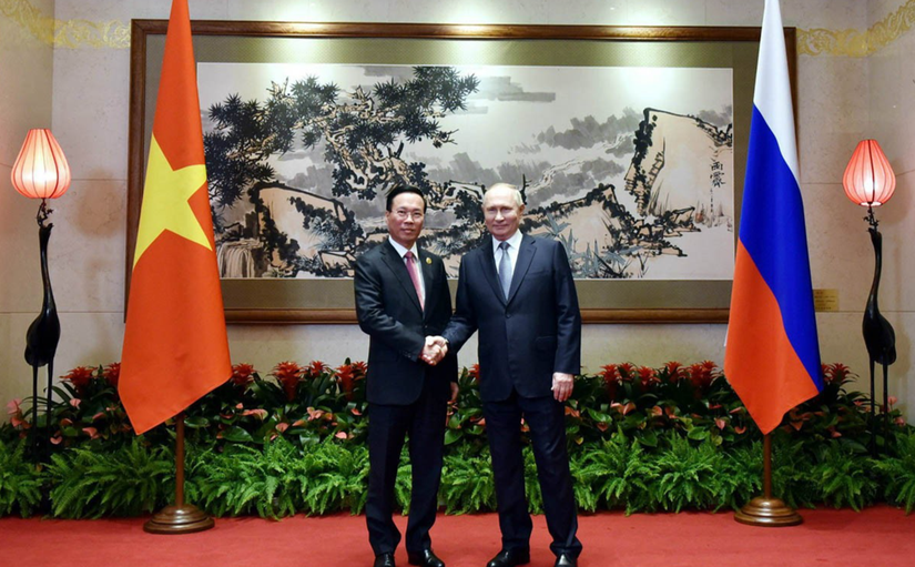 Chủ tịch nước V&otilde; Văn Thưởng v&agrave; Tổng thống Li&ecirc;n bang Nga Vladimir Putin. Ảnh: B&aacute;o Quốc tế